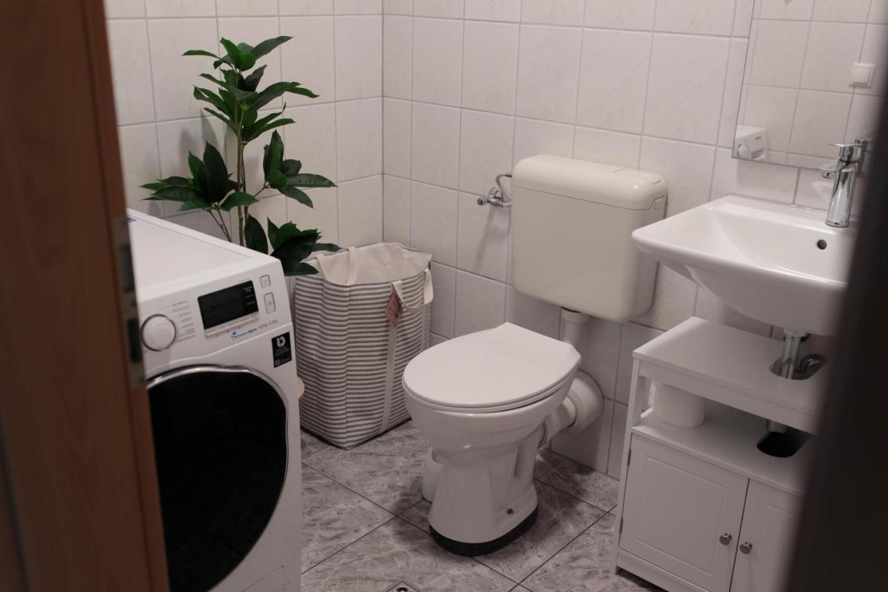 Goldhouse - Sauna, Whirlpool, Switch, Darts & Mehr Andernach Eksteriør bilde