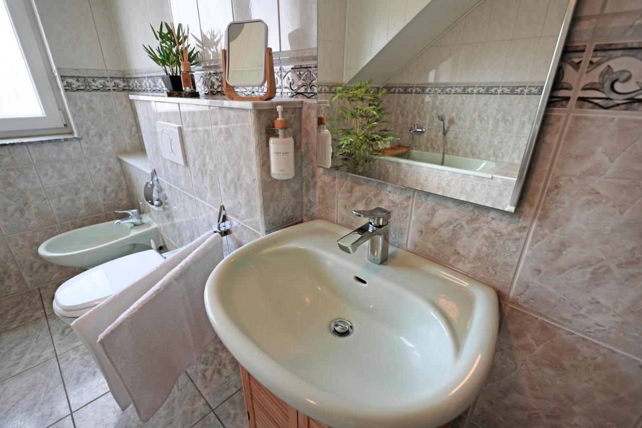 Goldhouse - Sauna, Whirlpool, Switch, Darts & Mehr Andernach Eksteriør bilde