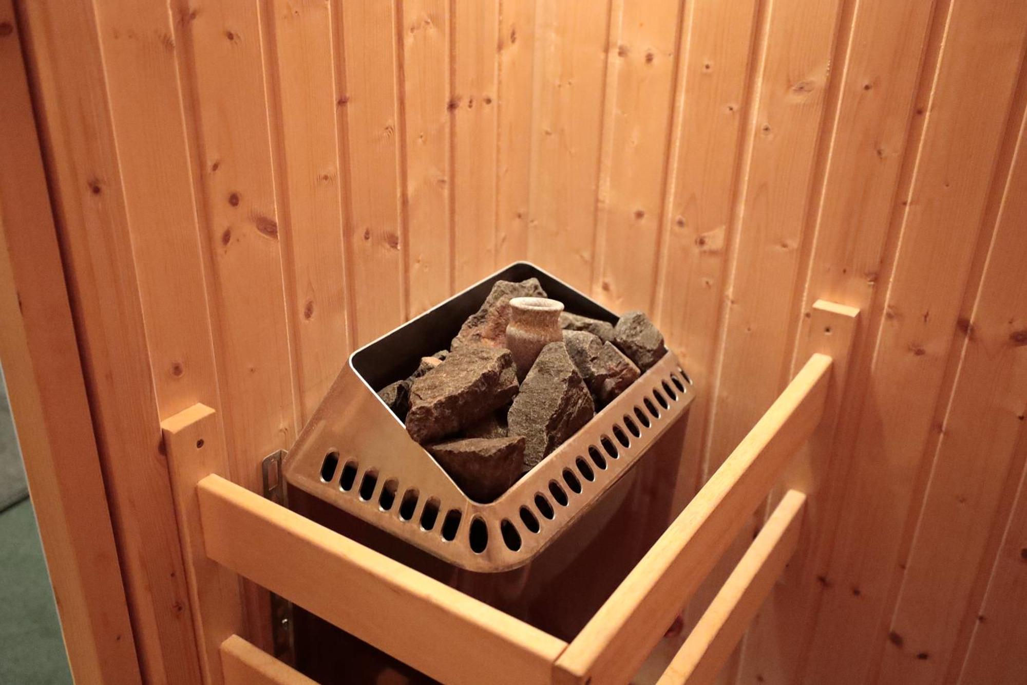 Goldhouse - Sauna, Whirlpool, Switch, Darts & Mehr Andernach Eksteriør bilde